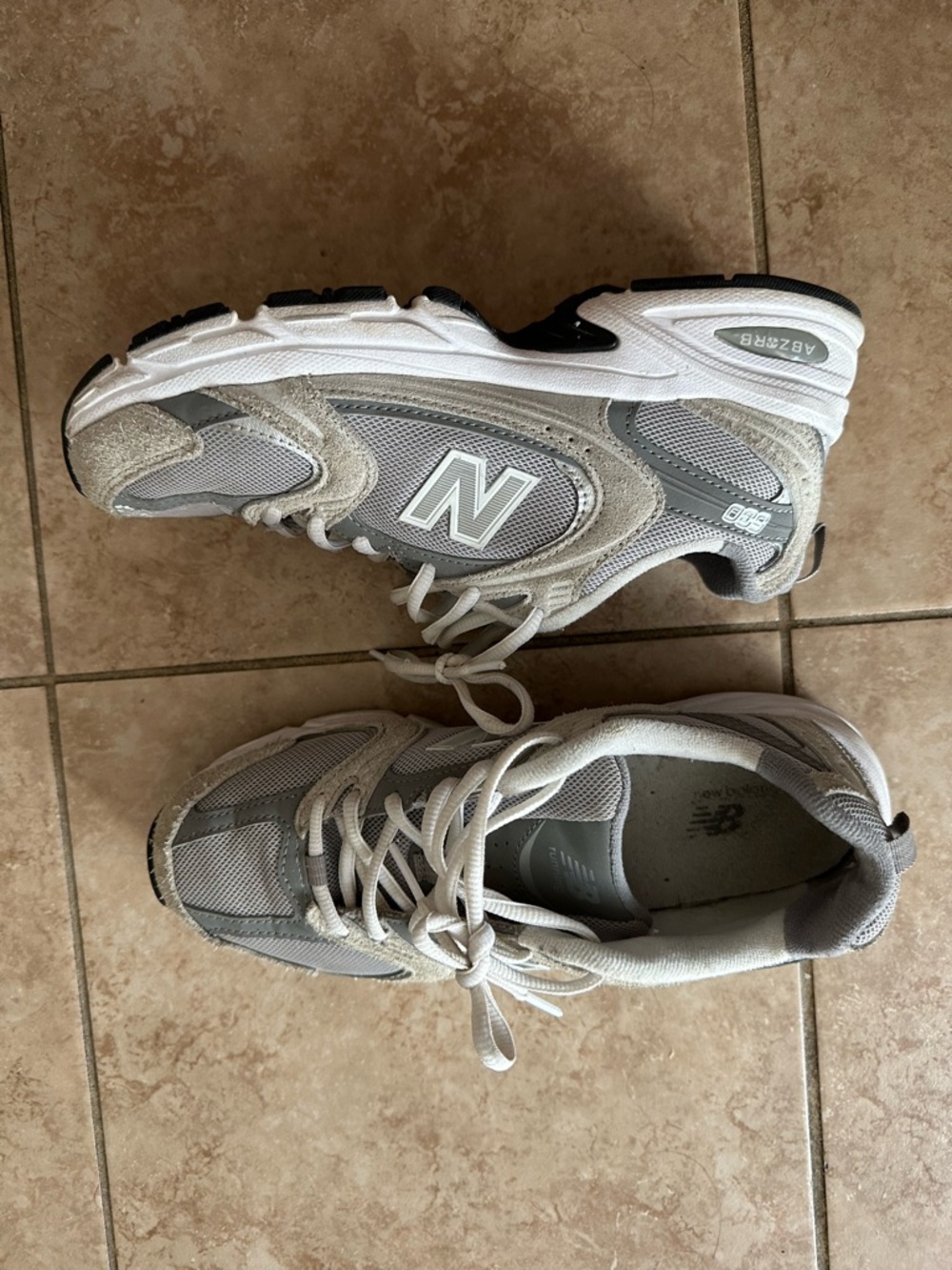 New Balance Gray and White Athletic Sneakers women’s size 8